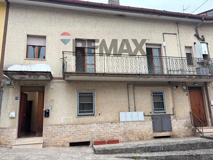 Appartamento con 7 locali in vendita in Via Gioacchino Bocchino, San Giorgio Del Sannio