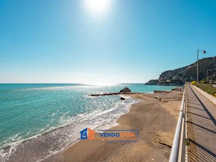 Casa trilocale in vendita in Via Magazzino, Bergeggi