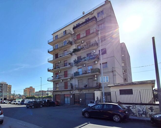 Appartamento quadrilocale in vendita in Via Francesco Laurana, Catania
