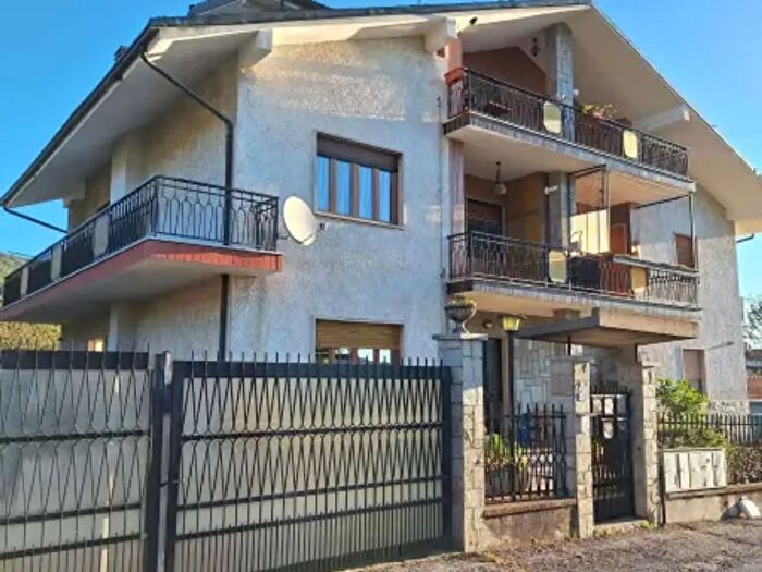 Appartamento bilocale in vendita in Via Benna, Coazze