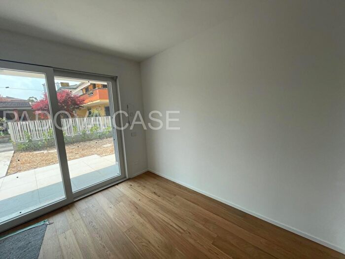 Appartamento quadrilocale in vendita in Via Comino, Padova