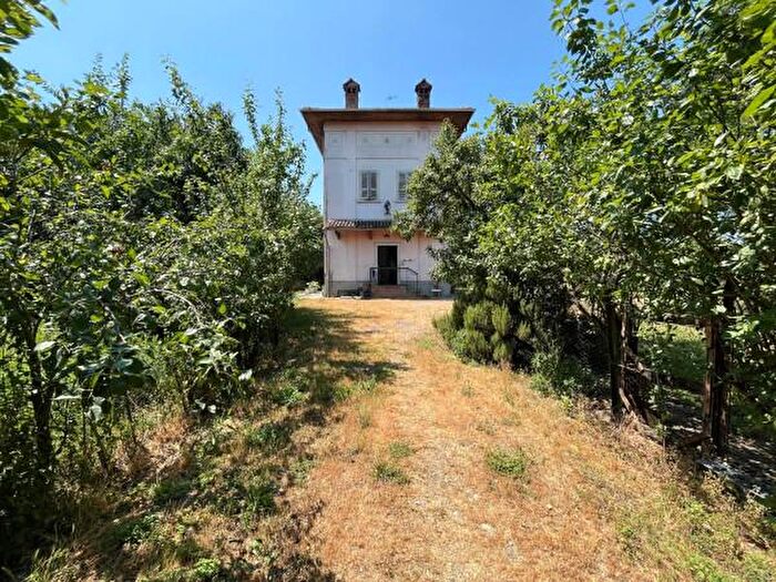 Casa con 6 locali in vendita in Via Camillo Benso di Cavour, Fidenza