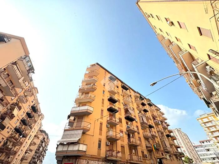 Appartamento quadrilocale in vendita in Via Bergamo, Palermo