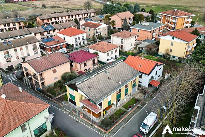 Casa con 5 locali in vendita in Via Achille Grandi, Melegnano