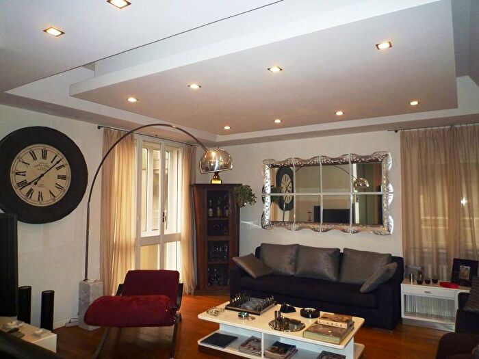 Appartamento quadrilocale in affitto in Via Luigi Riccoboni, Viali, Modena