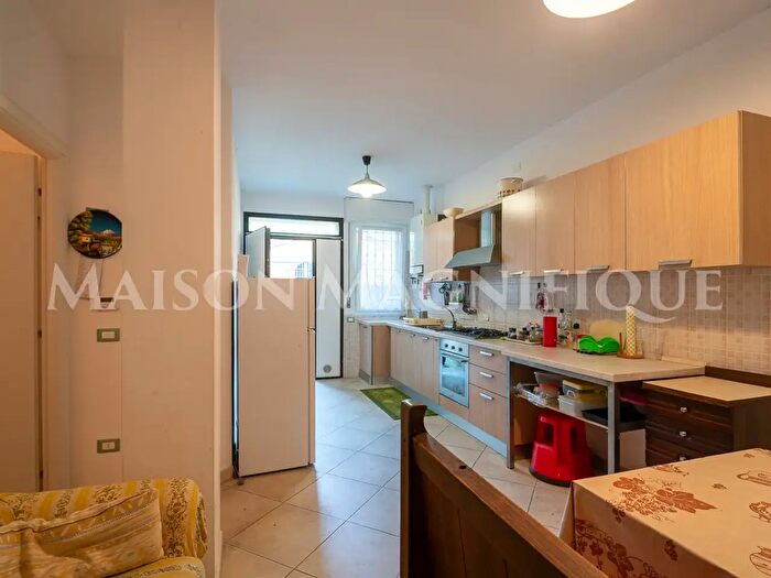 Appartamento trilocale in vendita in Via Nicolò Pisano, Comacchio