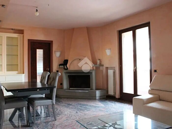 Appartamento quadrilocale in affitto in Via Ofelia Giugni, Prato