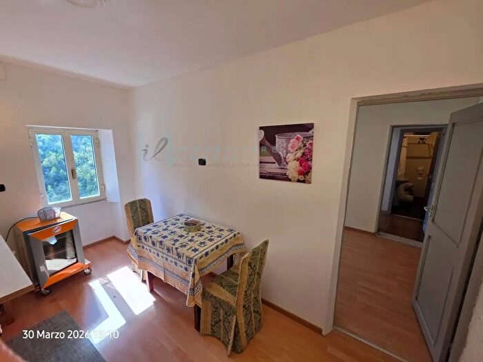Casa con 7 locali in vendita in Via Montegrappa, Nasino