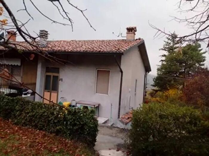 Casa con 6 locali in vendita in Via Lupazzano Località I Boschi, Neviano Degli Arduini