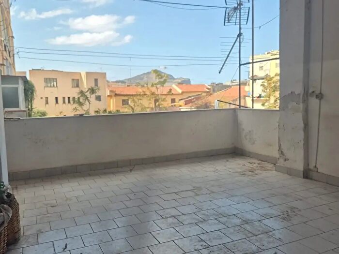 Appartamento quadrilocale in vendita in Via Carlo Gemellaro, Palermo