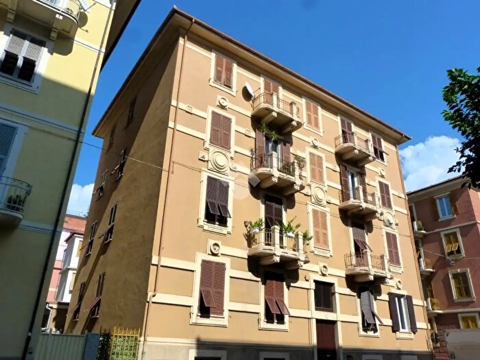Appartamento con 5 locali in vendita in Via Trieste, Chiavari