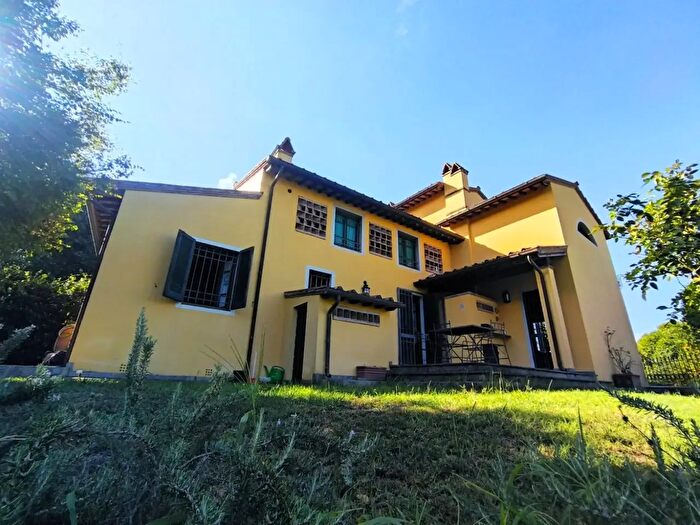 Casa con 5 locali in vendita in Dietro Monte, Camaiore