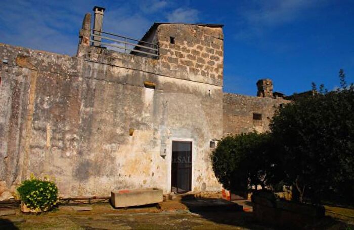 Casa con 6 locali in vendita in Via Salite, Specchia