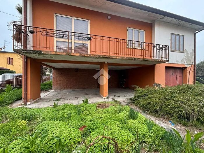 Casa quadrilocale in vendita in Via Negri, Monselice