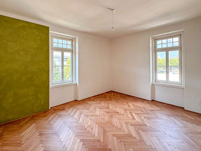 Appartamento trilocale in affitto in Via Johann Wolfgang von Goethe, Centro, Merano