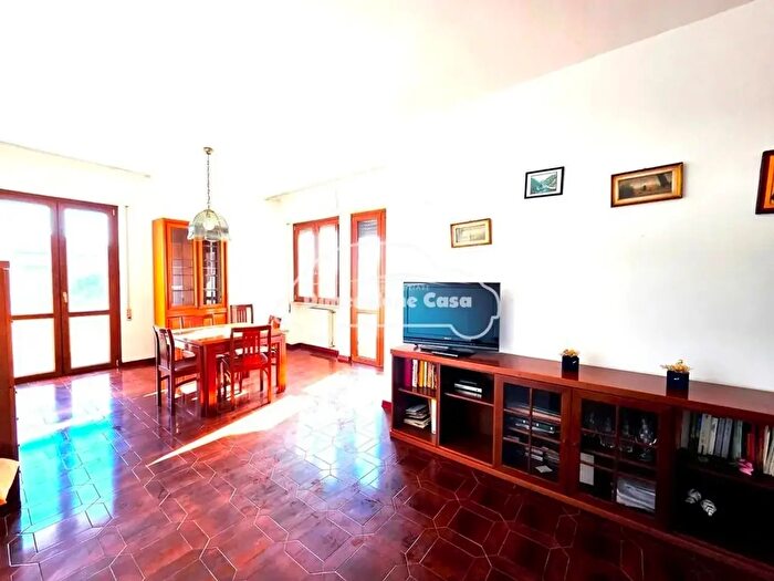 Appartamento con 5 locali in vendita in Capannori