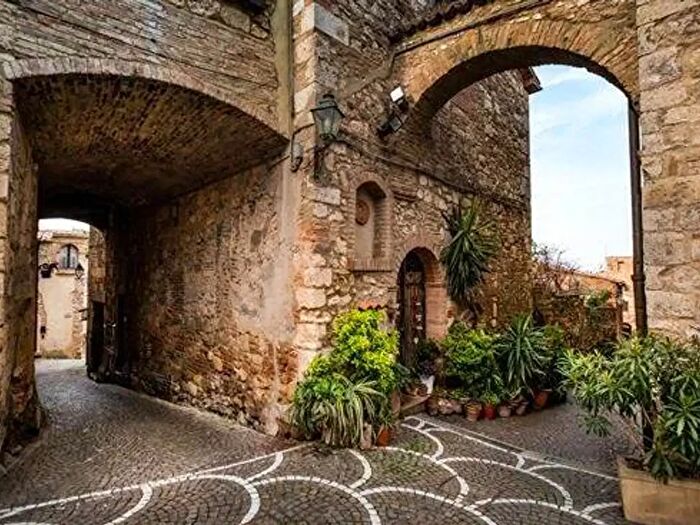Appartamento bilocale in vendita in Via delle Mura, Bibbona
