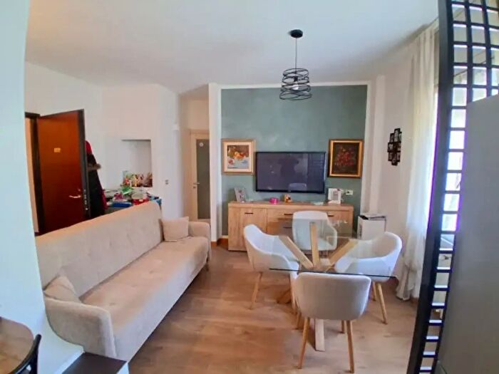 Appartamento trilocale in vendita in Via Novembre, Omegna