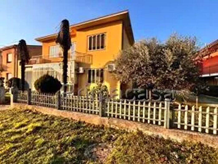 Casa con 11 locali in vendita in Corso della Vittoria, Legnago