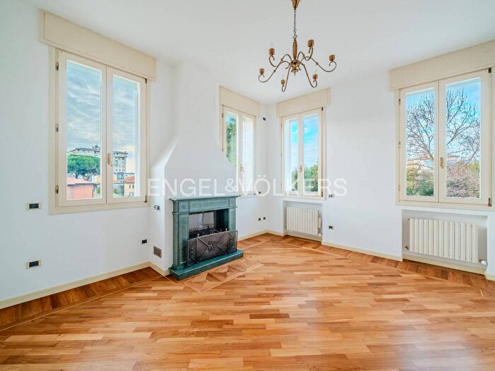 Appartamento con 6 locali in affitto in Via Maggio, Centro, Montebelluna