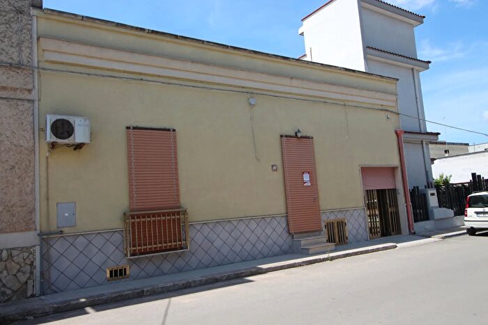 Casa con 6 locali in vendita in Via Caporetto, Manduria