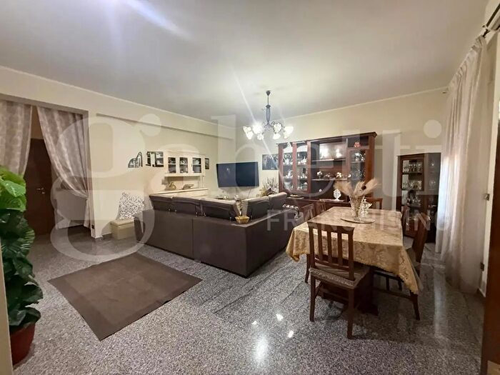 Appartamento con 5 locali in vendita in Via Goffredo Malaterra, Lamezia Terme