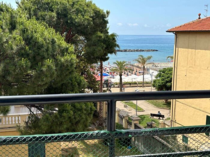 Appartamento trilocale in affitto in Via Nazario Sauro, Centro, Taggia