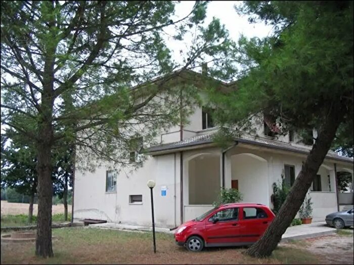 Casa con 8 locali in vendita in Montecosaro Scalo, Montecosaro