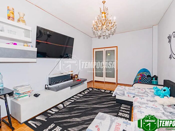 Appartamento quadrilocale in vendita in Via Ciro Menotti, Voghera