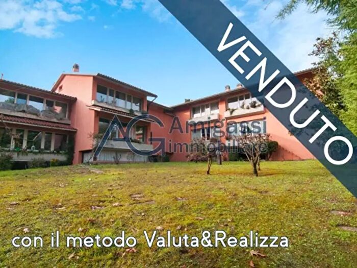 Appartamento trilocale in vendita in Via Gustinelli, Alzano Lombardo
