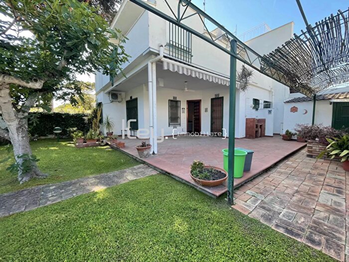 Casa con 8 locali in vendita in Terracina