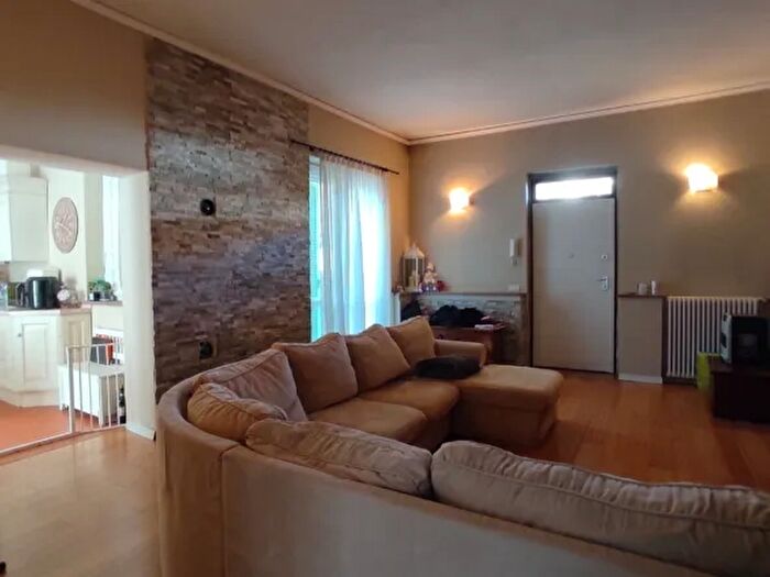 Casa quadrilocale in vendita in Pernate Novara Piemonte Italia, Novara