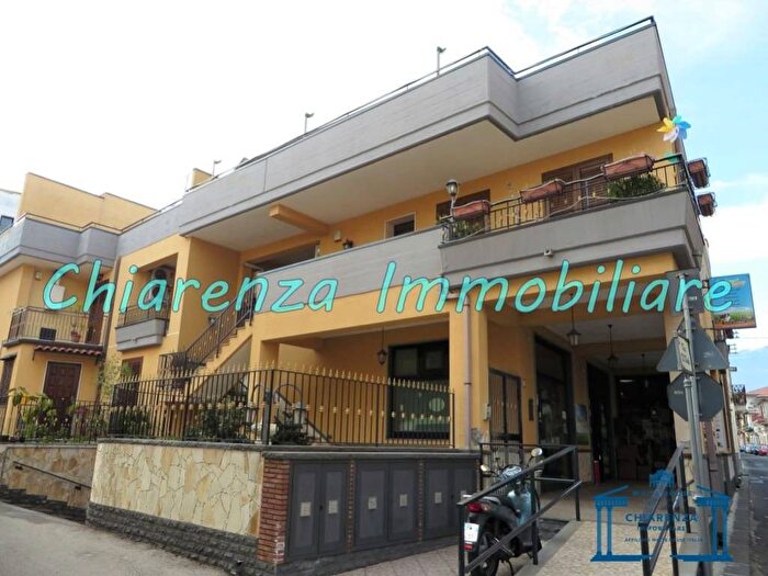 Appartamento con 5 locali in affitto in Via Vittorio Veneto, Centro, Aci Bonaccorsi