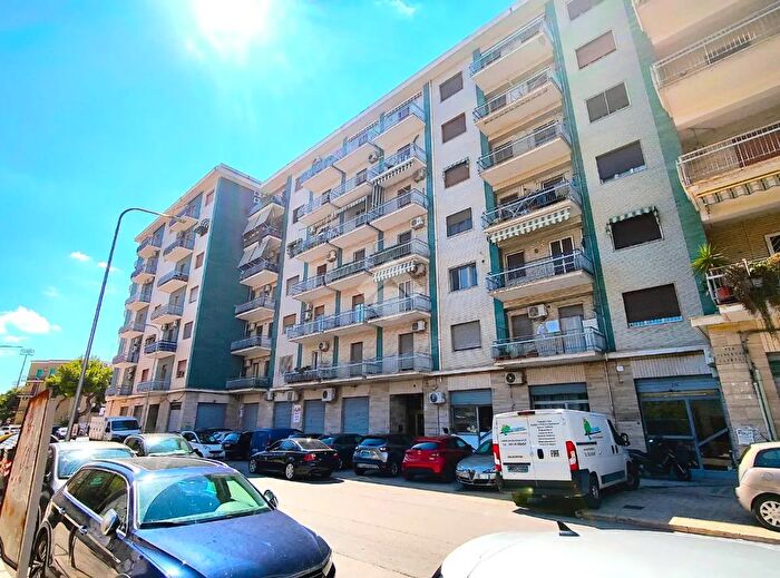 Appartamento con 5 locali in vendita in Via Capozzi, Foggia