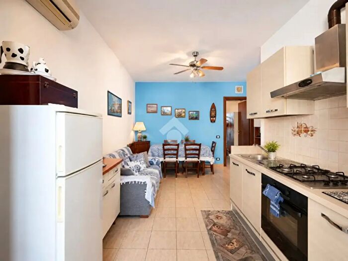 Appartamento trilocale in vendita in Via Diomede, Ardea
