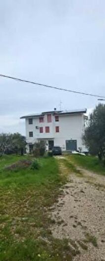 Casa con 6 locali in vendita in Lucignano, Civitella Del Tronto