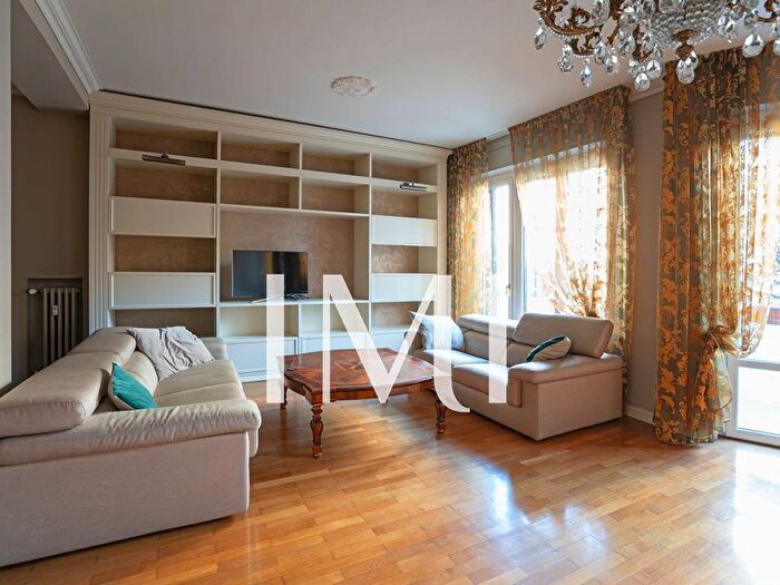 Appartamento trilocale in affitto in Viale Andrea Doria, Buenos Aires, Milano