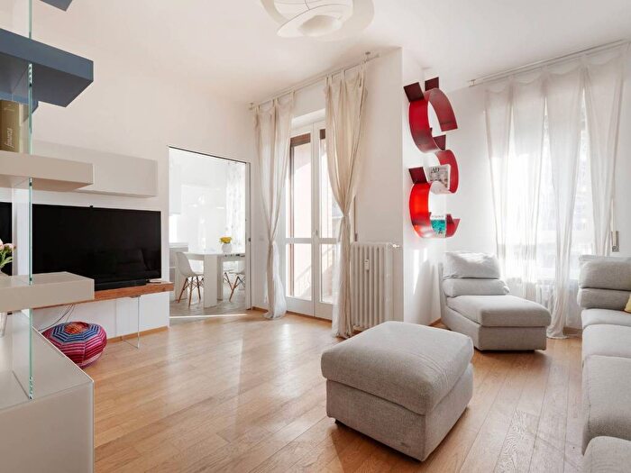 Appartamento trilocale in affitto in Via Casale, Navigli Darsena, Milano