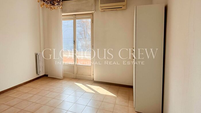 Appartamento trilocale in vendita in Viale Pisa, Milano