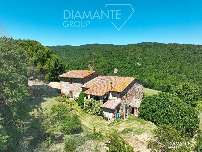 Casa con 5 locali in vendita in Acquapendente