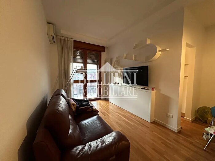 Appartamento trilocale in affitto in Viale Roma, Vicenza