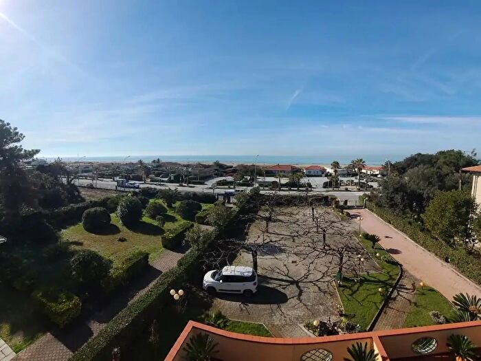Appartamento con 8 locali in vendita in E Roma, Pietrasanta