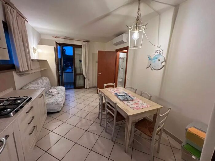 Appartamento trilocale in vendita in Via Valle dampAmp, Rosignano Marittimo