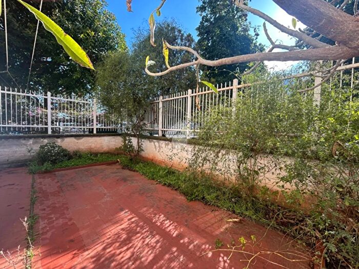 Appartamento trilocale in vendita in Via del Levriere, Palermo