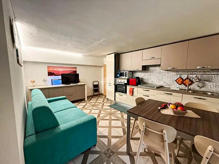 Appartamento bilocale in vendita in Via Marinella, Falconara Albanese