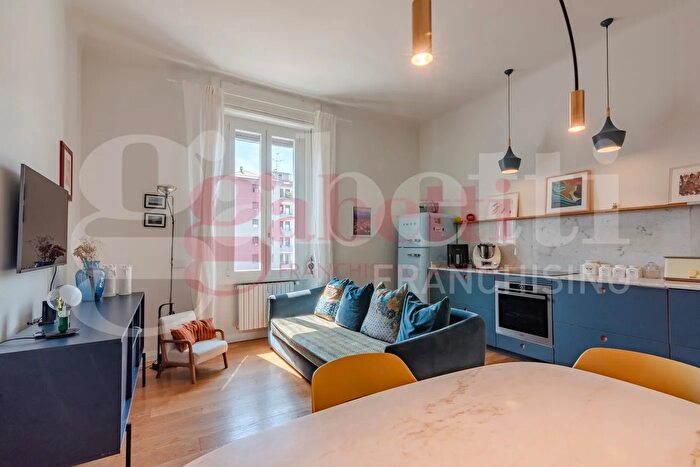 Appartamento trilocale in vendita in Via Brunelleschi, Milano