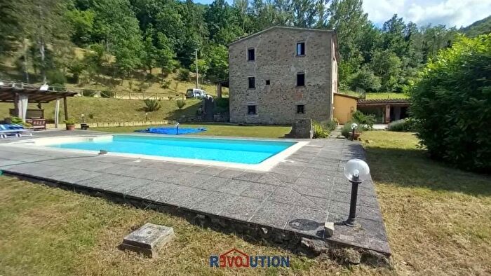 Casa con 10 locali in vendita in Lippiano Monte Santa Maria Tiberina Pg Italia, Monte Santa Maria Tiberina