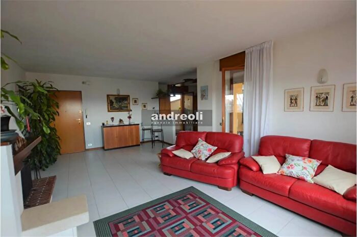 Appartamento con 5 locali in vendita in Jesi