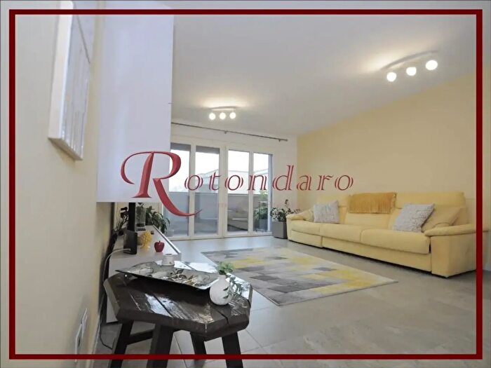 Appartamento trilocale in vendita in Via Giorgio Amendola, Rozzano