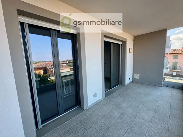 Appartamento trilocale in vendita in Via San Germano, Calcinato